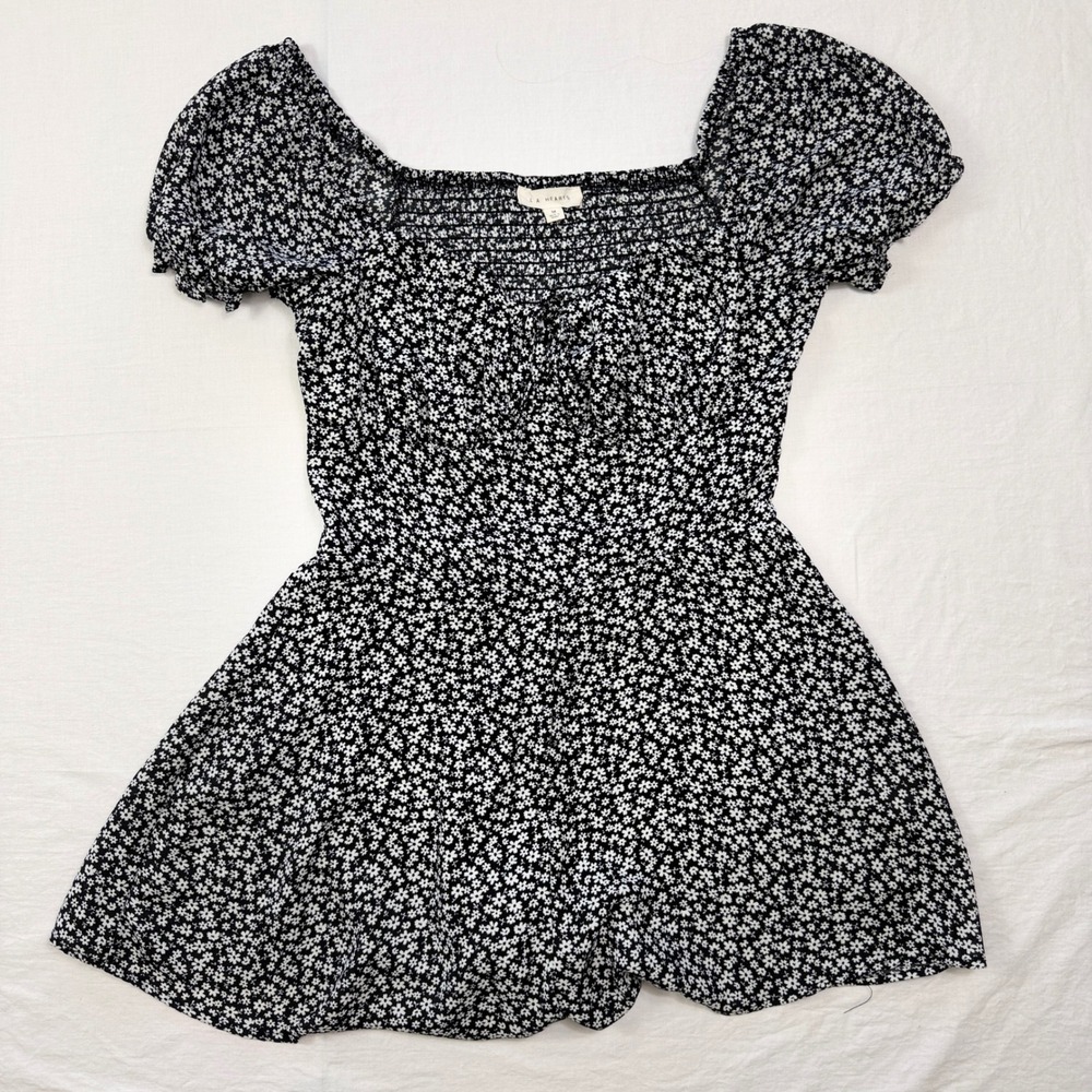 LA Hearts Romper Womens Medium Black White Floral Smocked Puff Sleeve Tie Front